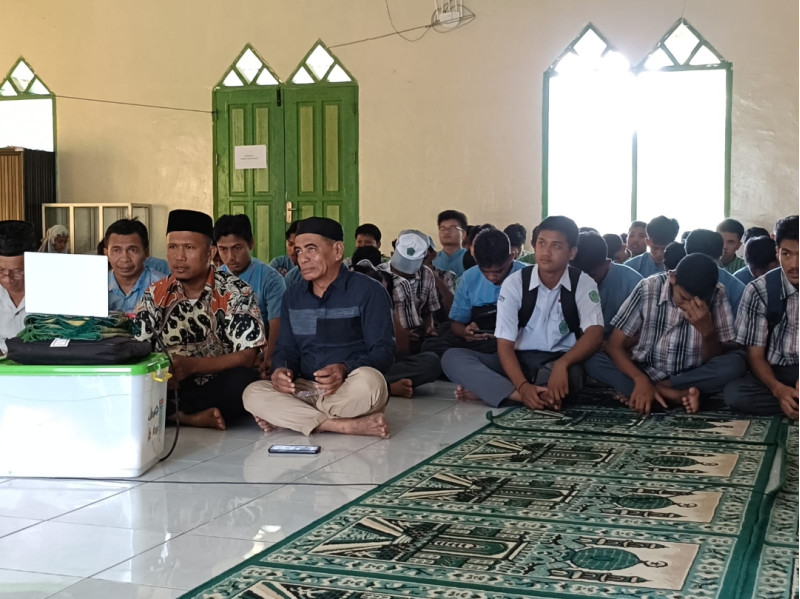 MAN 1 Baubau Gelar One Day One Juz Hari ke-14 Ramadhan Bersama Kanwil Kemenag Sultra Via Zoom