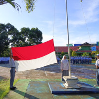 Pelaksanaan Upacara Bendera Senin Oleh Siswa MAN 1 Baubau Berjalan Khidmat