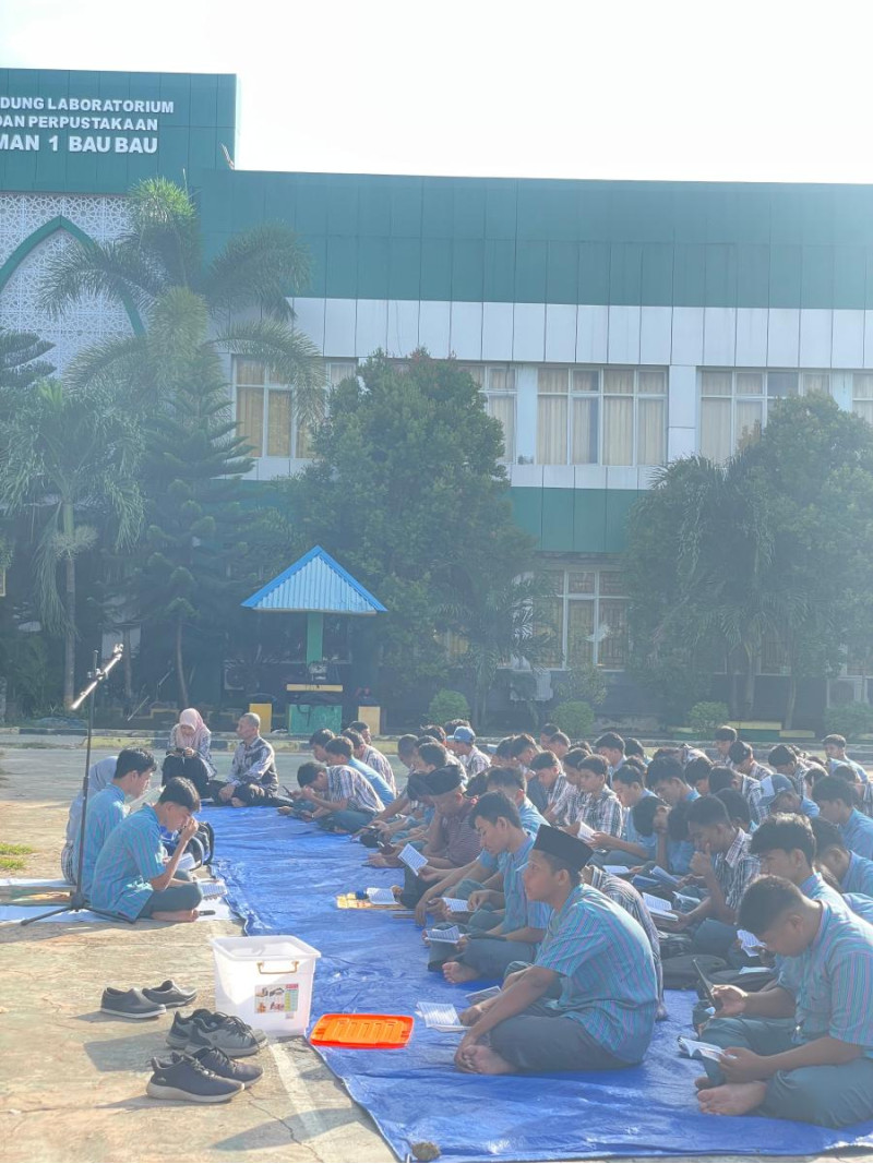 Penguatan Ekoteologi MAN 1 Baubau melalui Shalat Dhuha, Yasinan, dan Zoom Meeting Bersama Kanwil Kemenag Sulawesi Tenggara