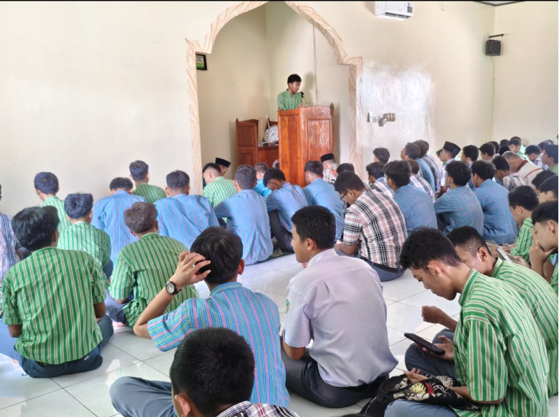 Siswa MAN 1 Baubau Sampaikan Kultum Hari ke-15 Ramadhan 1447 H
