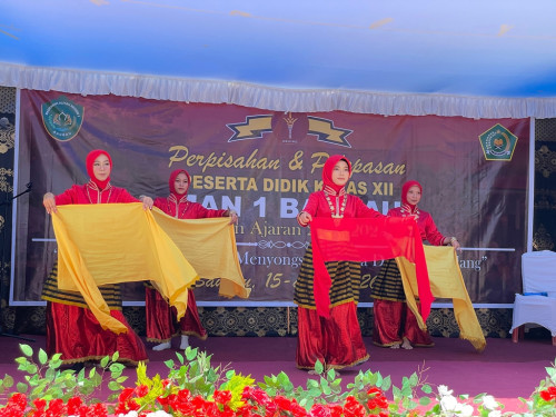 MAN 1 Baubau Gelar Perpisahan dan Pelepasan Peserta Didik Kelas XII Tahun Pelajaran 2025/2026