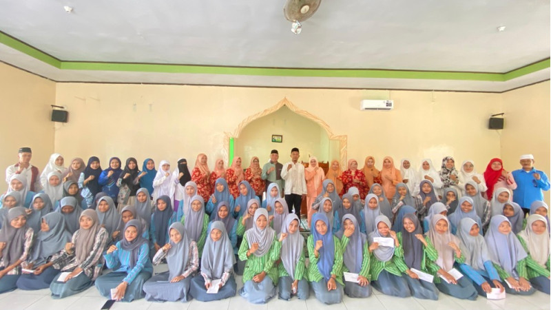 Tebar Harapan Ramadhan, 99 Siswa MAN 1 Baubau Terima Santunan